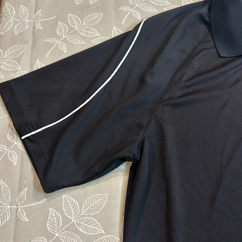 Men’s Reebok Golf Shirt. - Picture 4 of 6